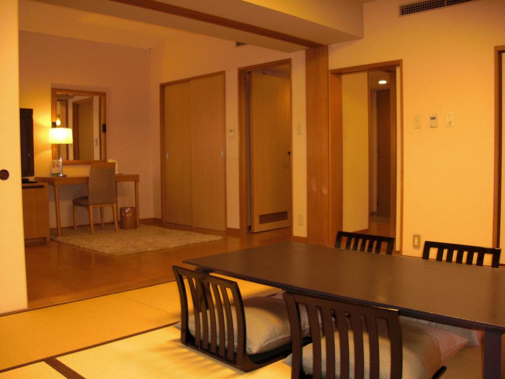 Royal Pines Hotel Urawa Saitama Exterior photo