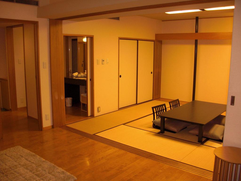 Royal Pines Hotel Urawa Saitama Exterior photo